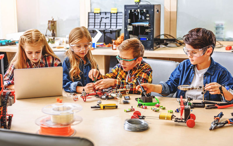 Maker Spaces di Sekolah Dasar: Menumbuhkan Inventor Sejak Usia 6 Tahun