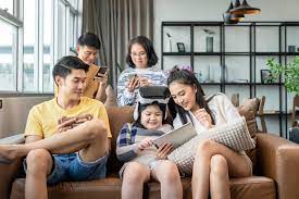 Pendidikan Keluarga: Cara Orang Tua Millennial Hadapi Tantangan Gen Z